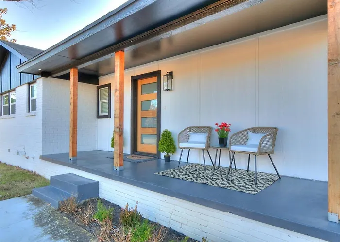 Holiday home Completely Renovated With Ev Charger! Tulsa