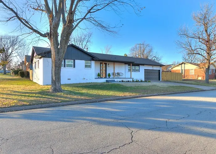 Completely Renovated With Ev Charger! * Tulsa