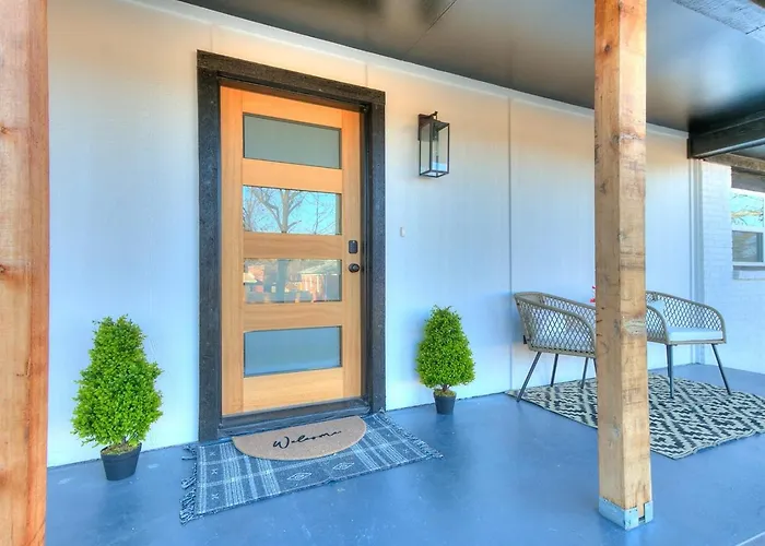 Completely Renovated With Ev Charger! Tulsa