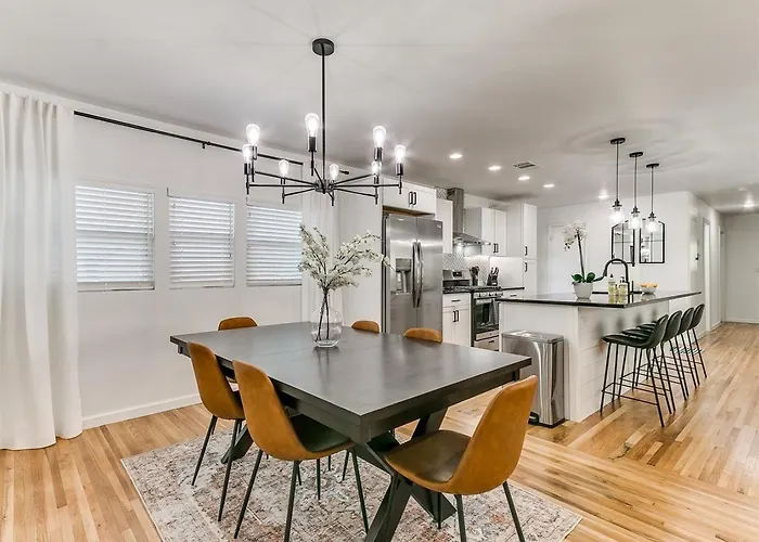 Completely Renovated With Ev Charger! Tulsa