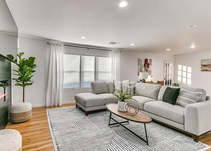 Holiday home Completely Renovated With Ev Charger! Tulsa