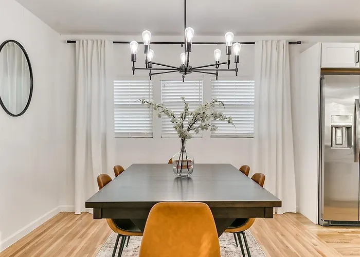 Holiday home Completely Renovated With Ev Charger! Tulsa